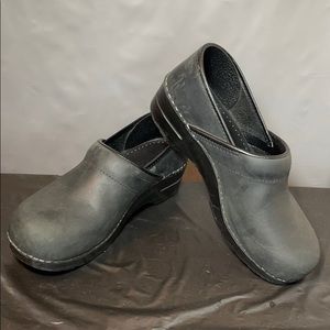SANITA Addison Black Leather Nursing Doctor Clogs